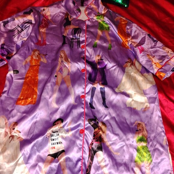 Taylor Swift Pajamas - Picture 6 of 11
